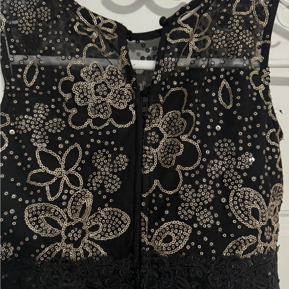 Gorgeous girls party dress size 12 (M/L) - Picture 3 of 5